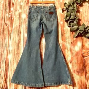 Wrangler Retro High Rise Flares 28x34